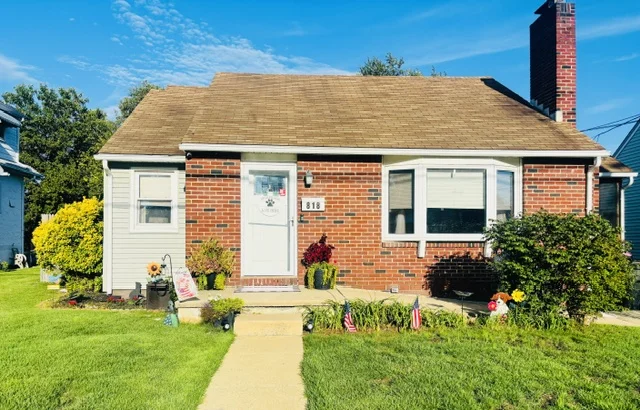 818 Price Avenue, Glendora, NJ