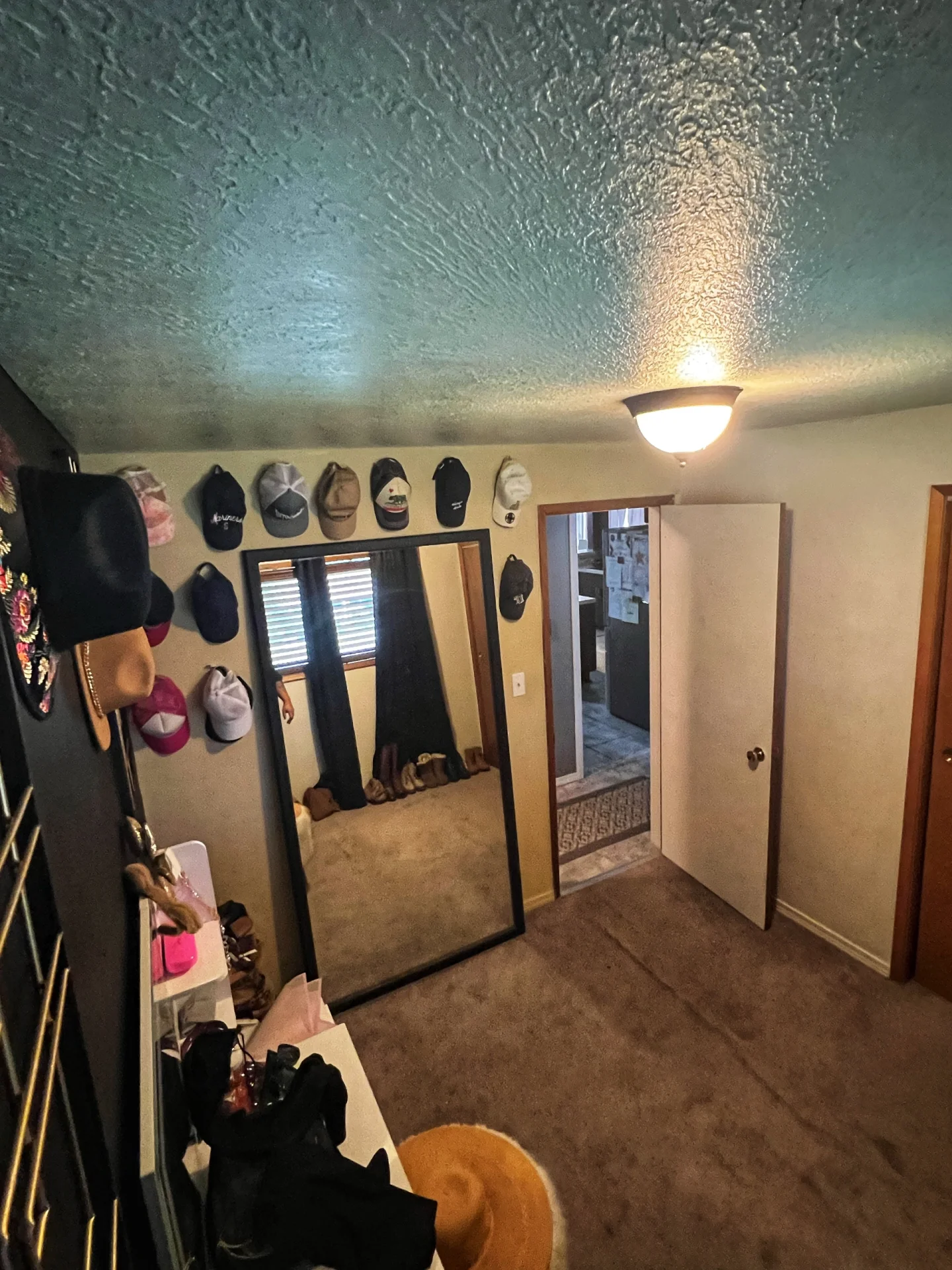 Charming 5 bedroom rambler corner lot - 1