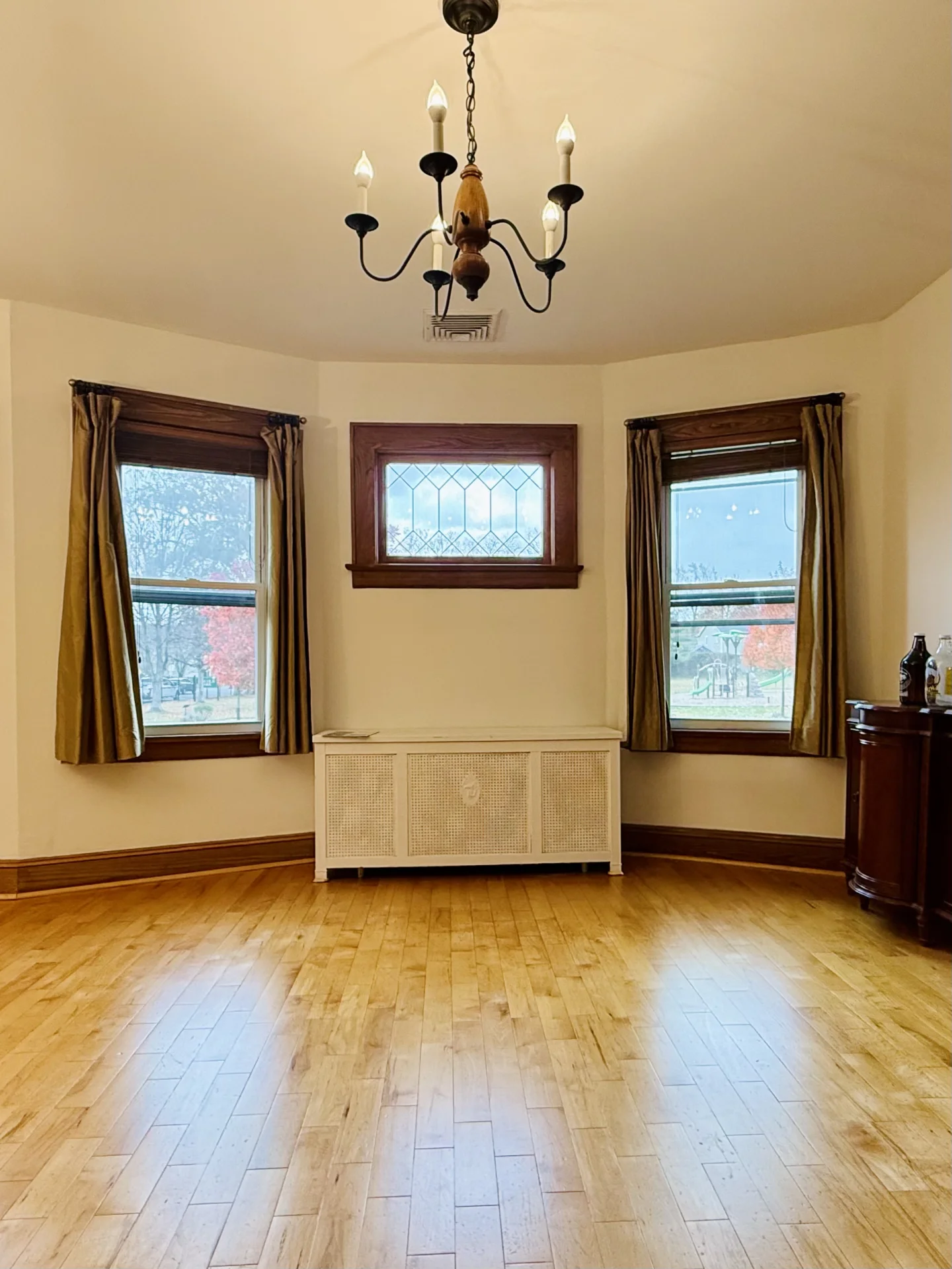 23 Lincoln Ave W photo 3