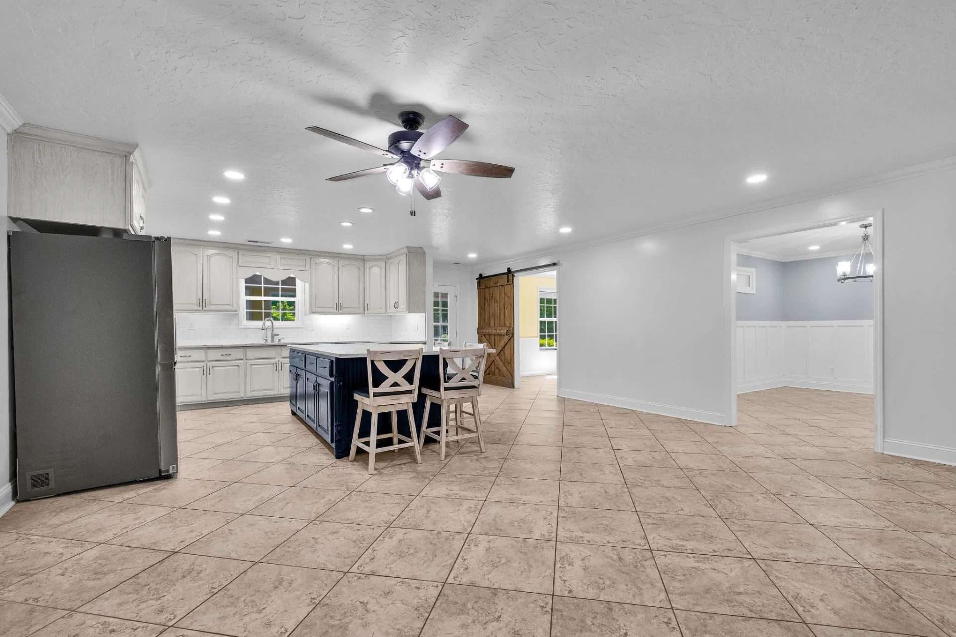 466 Seven Springs Road photo 6