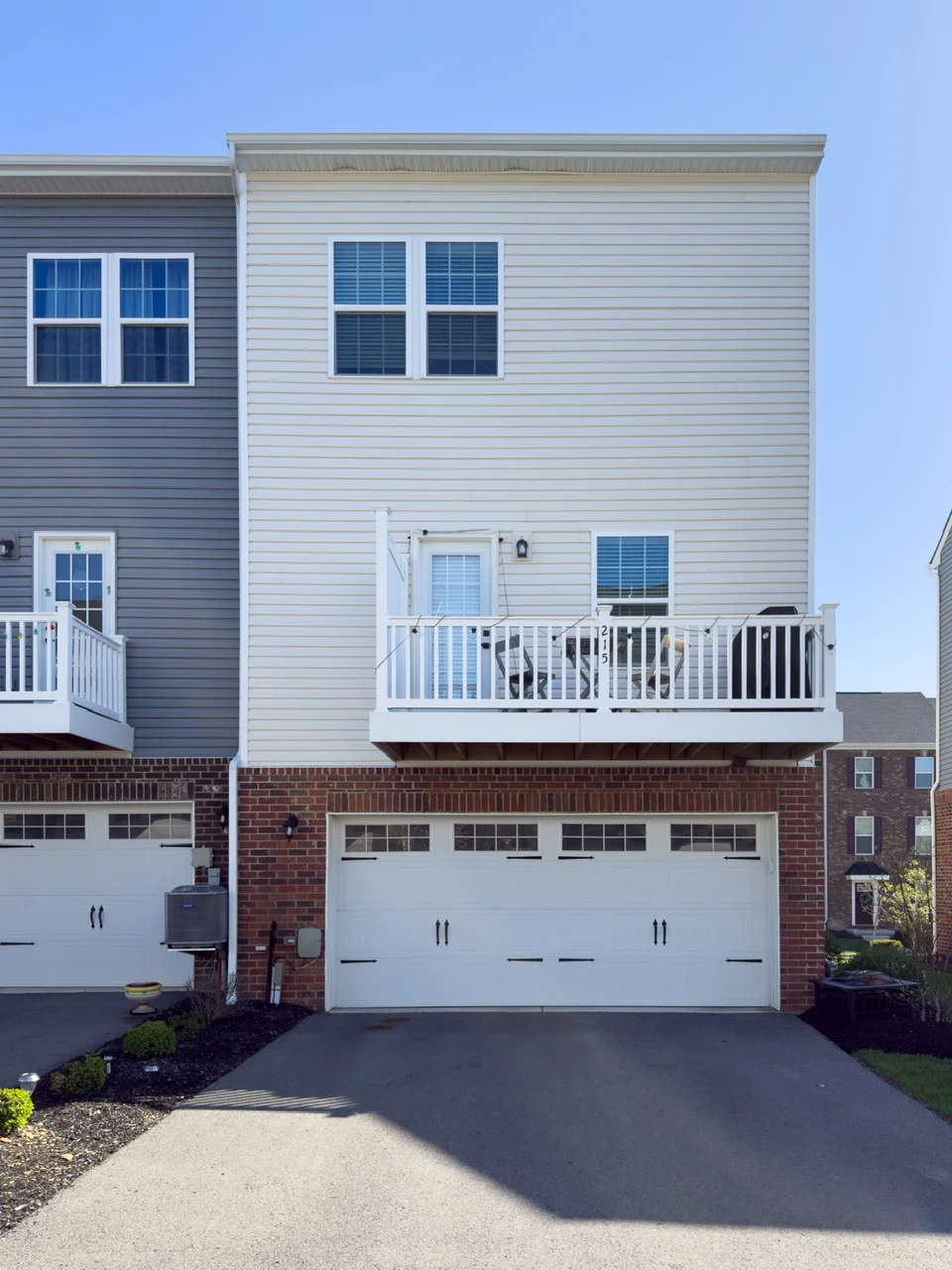 215 Amon St photo 5
