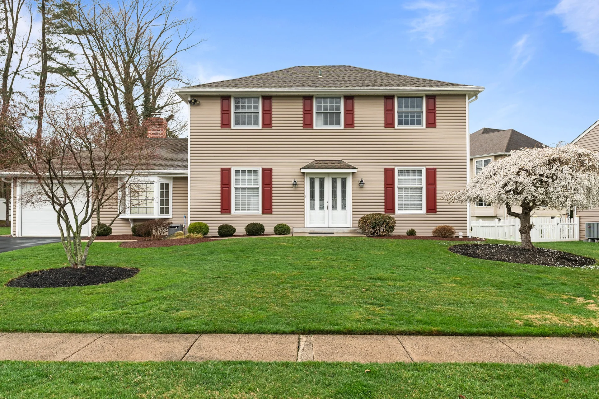 Well Kept Single Family Home For Sale in Desirable Neighborhood