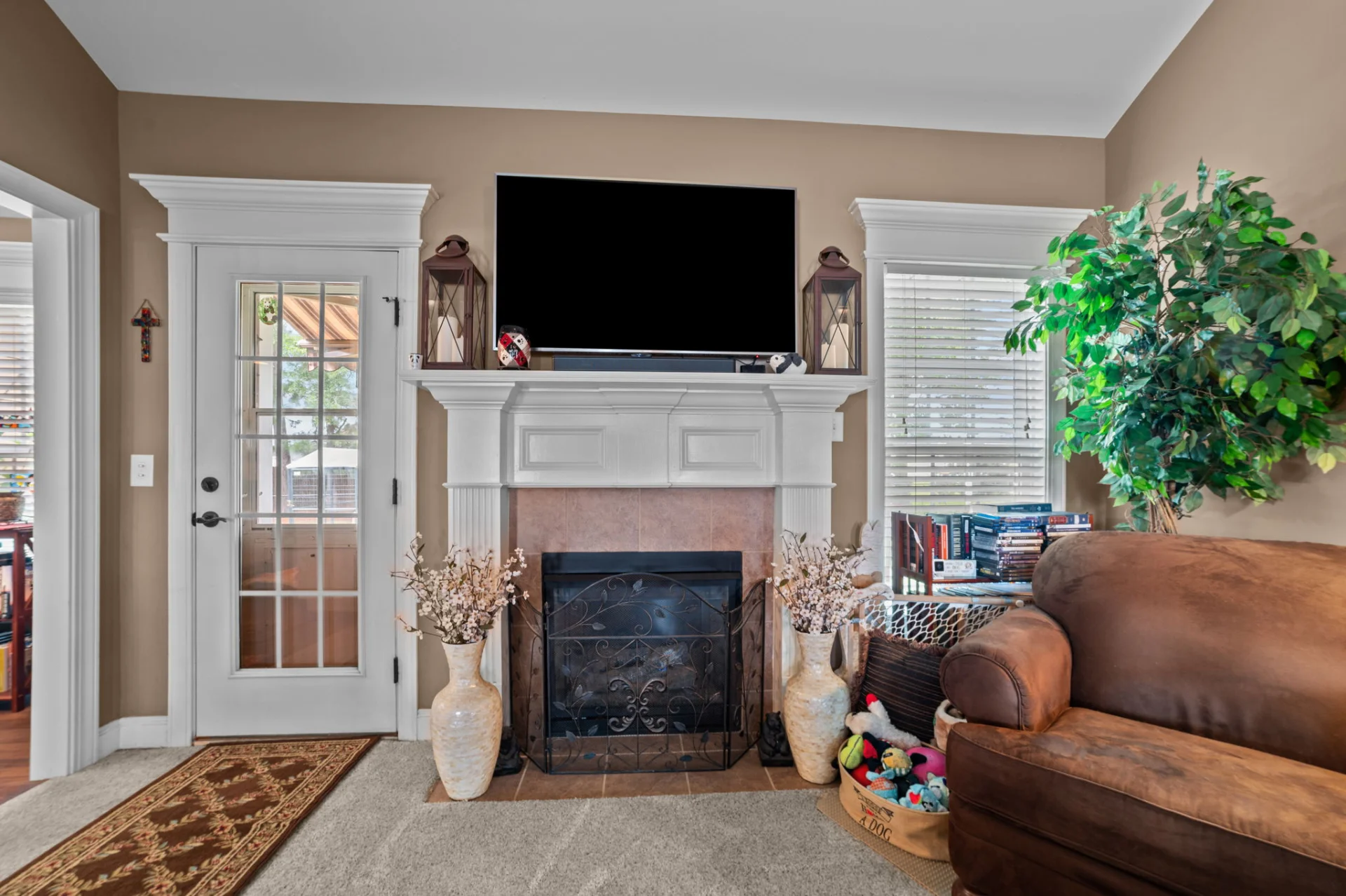 402 Meadowlark Drive photo 8